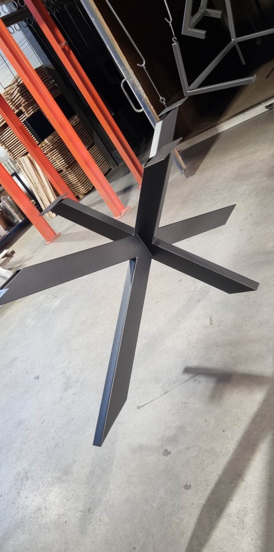 Piètement de table en métal sur mesure, fabrication AMS